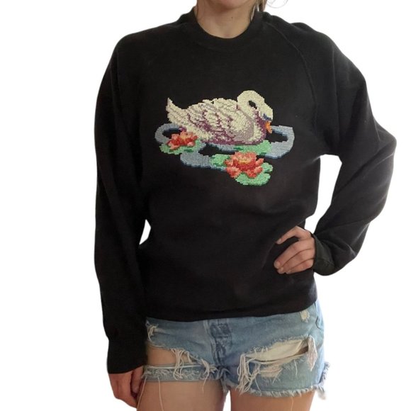 VTG Cross-stitch Swan Crewneck - Picture 1 of 4